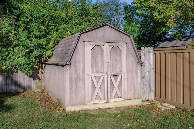 705 N Bittersweet Lane, Muncie, IN 47034