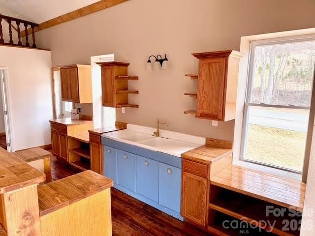 6367 NC 261 Highway, Bakersville, NC 28705