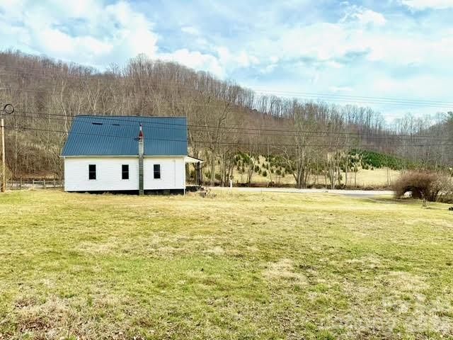 6367 NC 261 Highway, Bakersville, NC 28705