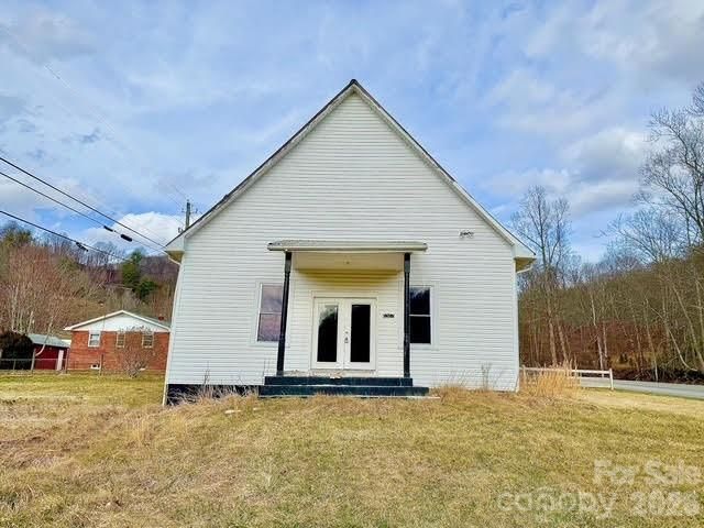 6367 NC 261 Highway, Bakersville, NC 28705