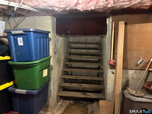 14 Mattabeseck Road, Middlefield, CT 06455