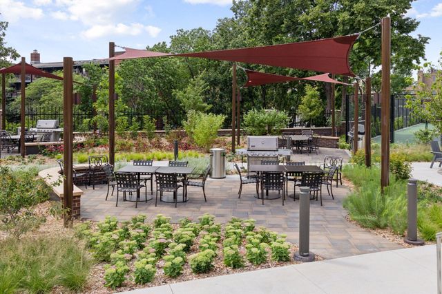 1201 Yale Place 608, Minneapolis, MN 55403