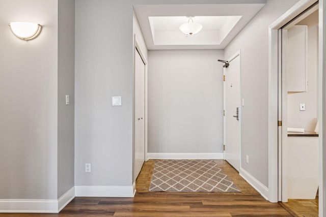 1201 Yale Place 608, Minneapolis, MN 55403