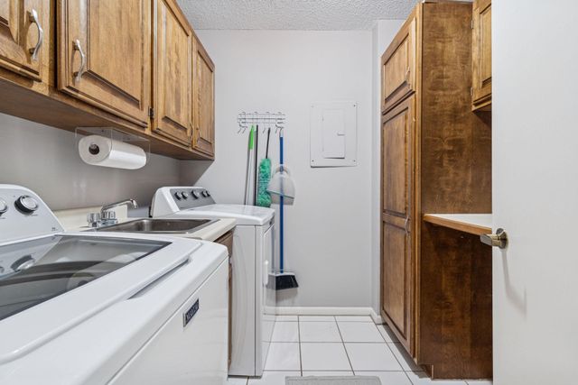 1201 Yale Place 608, Minneapolis, MN 55403