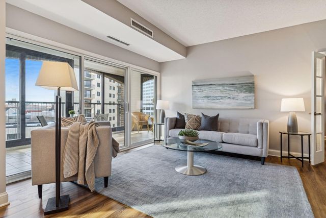 1201 Yale Place 608, Minneapolis, MN 55403