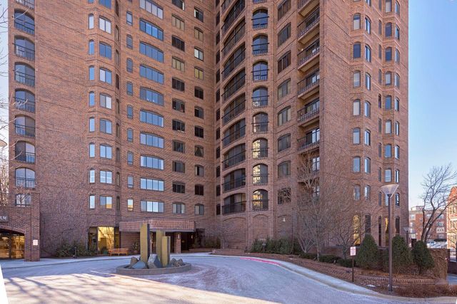 1201 Yale Place 608, Minneapolis, MN 55403