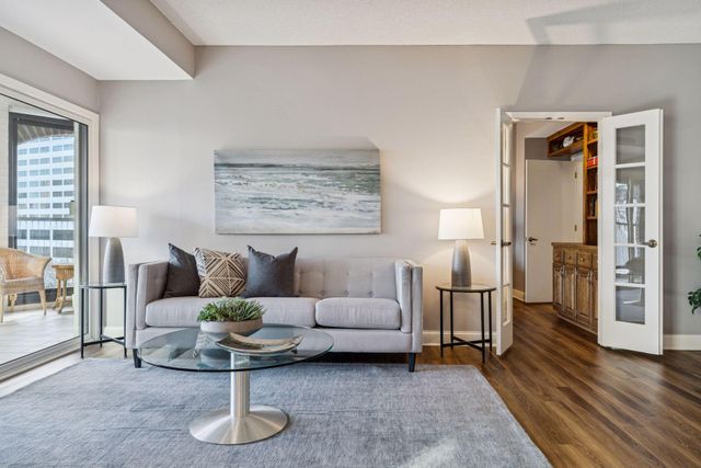 1201 Yale Place 608, Minneapolis, MN 55403