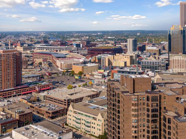 1201 Yale Place 608, Minneapolis, MN 55403