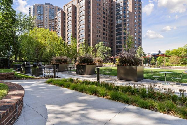 1201 Yale Place 608, Minneapolis, MN 55403