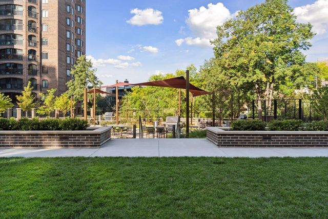 1201 Yale Place 608, Minneapolis, MN 55403