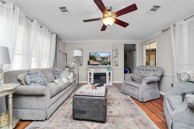 710 W SOCRUM LOOP ROAD 14, Lakeland, FL 33809