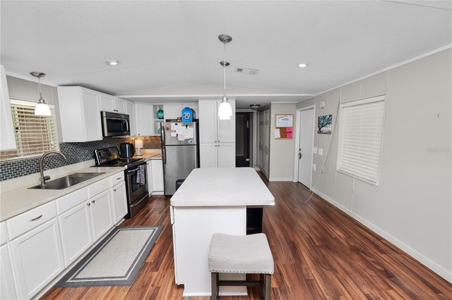 710 W SOCRUM LOOP ROAD 14, Lakeland, FL 33809