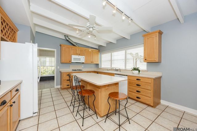 8675 W Fairway Dr, Baton Rouge, LA 70809