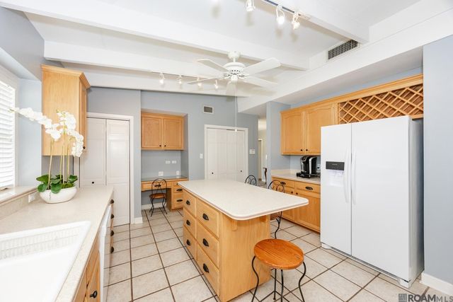 8675 W Fairway Dr, Baton Rouge, LA 70809