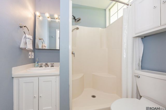 8675 W Fairway Dr, Baton Rouge, LA 70809