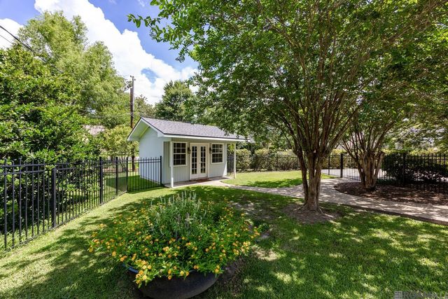8675 W Fairway Dr, Baton Rouge, LA 70809