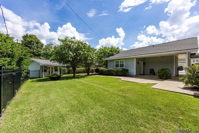 8675 W Fairway Dr, Baton Rouge, LA 70809