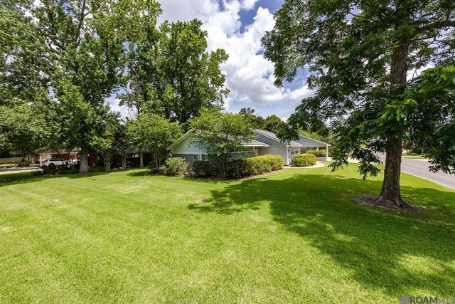8675 W Fairway Dr, Baton Rouge, LA 70809