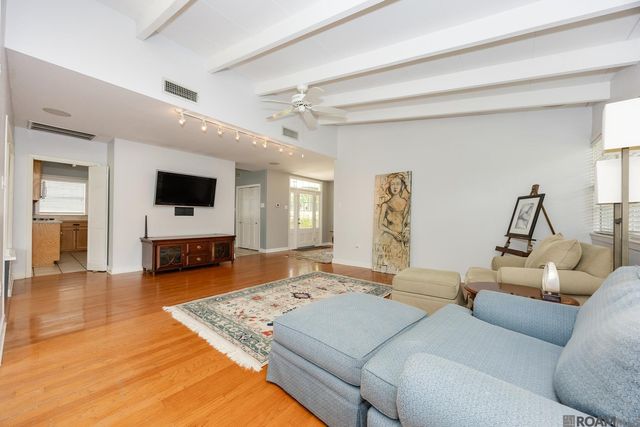 8675 W Fairway Dr, Baton Rouge, LA 70809