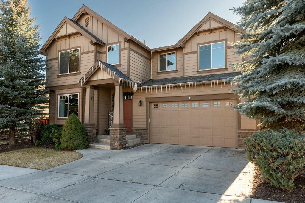 1228 NE Steins Pillar Drive, Prineville, OR 97754