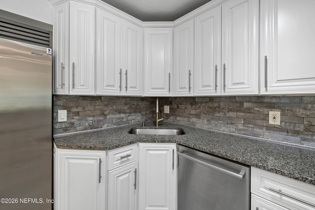 3432 TARPON Drive, Jacksonville, FL 32277