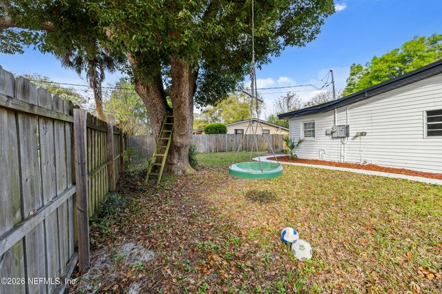 3432 TARPON Drive, Jacksonville, FL 32277