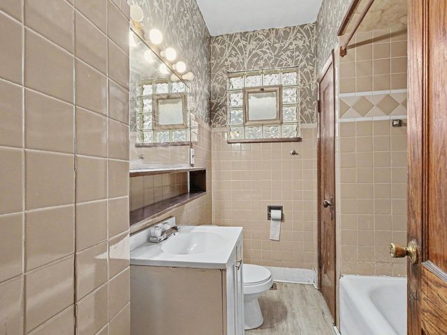 11949 S Lafayette Avenue, Chicago, IL 60628