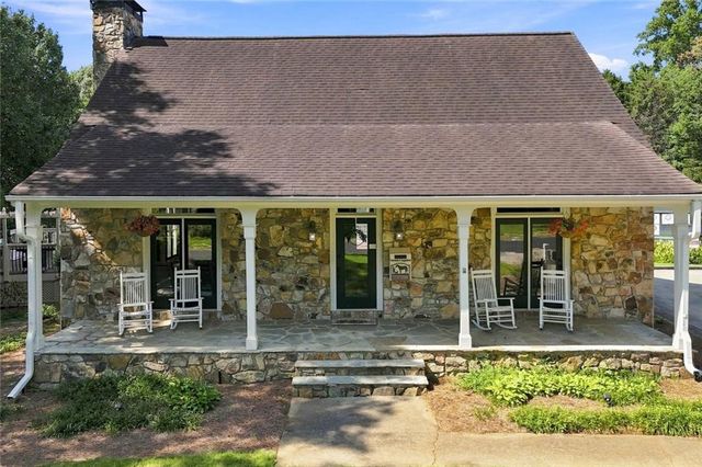 2775 Saddlebrook Way NW, Marietta, GA 30064