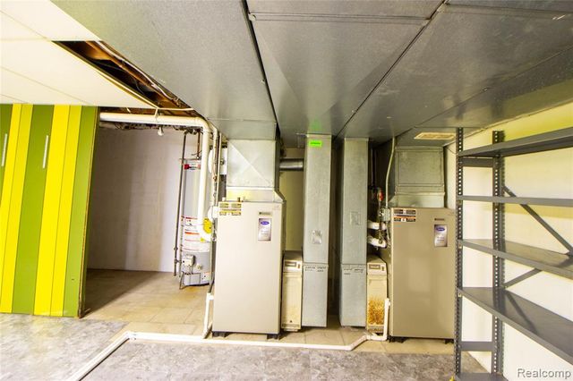 5502 Whitehaven Drive, Troy, MI 48085