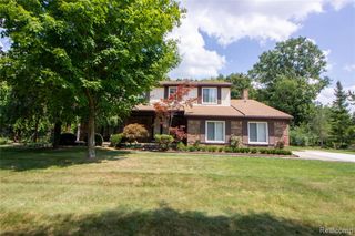 5502 Whitehaven Drive, Troy, MI 48085