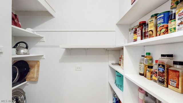 13800 Fairhill Road 203, Shaker Heights, OH 44120