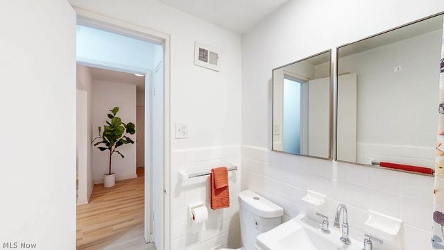 13800 Fairhill Road 203, Shaker Heights, OH 44120