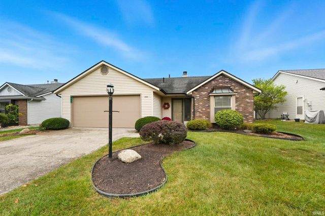 2928 Wood Knoll Lane, Fort Wayne, IN 46804