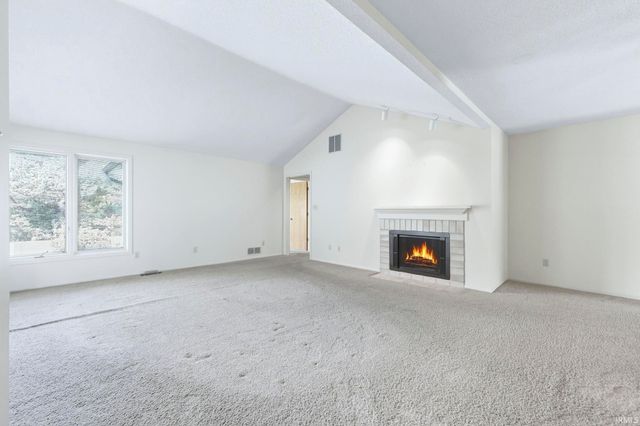 2928 Wood Knoll Lane, Fort Wayne, IN 46804