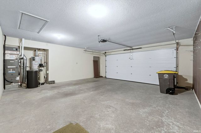 2928 Wood Knoll Lane, Fort Wayne, IN 46804