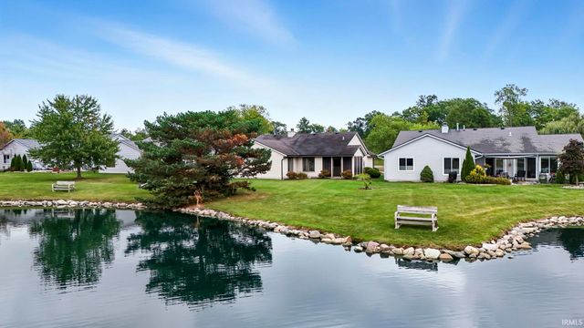 2928 Wood Knoll Lane, Fort Wayne, IN 46804