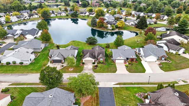 2928 Wood Knoll Lane, Fort Wayne, IN 46804