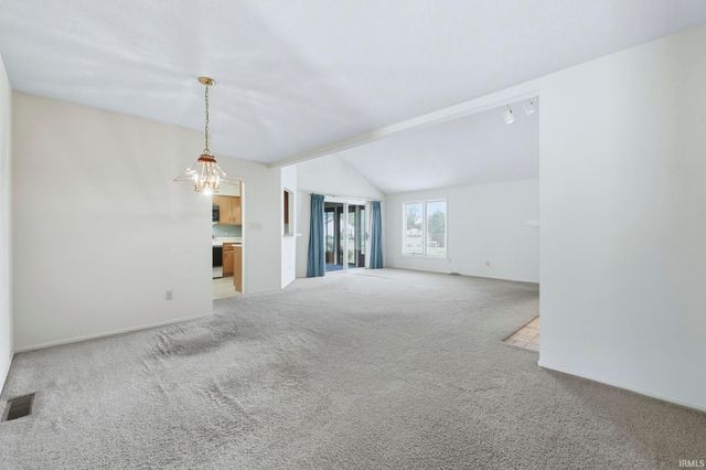 2928 Wood Knoll Lane, Fort Wayne, IN 46804