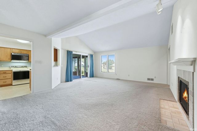 2928 Wood Knoll Lane, Fort Wayne, IN 46804