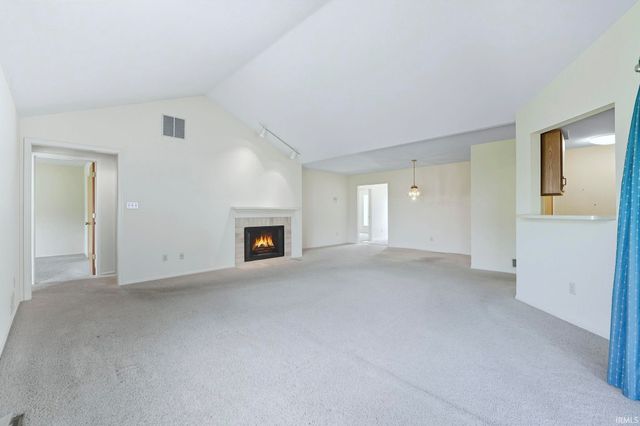 2928 Wood Knoll Lane, Fort Wayne, IN 46804