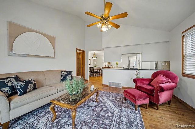 2710 Dorchester Road, Birmingham, MI 48009