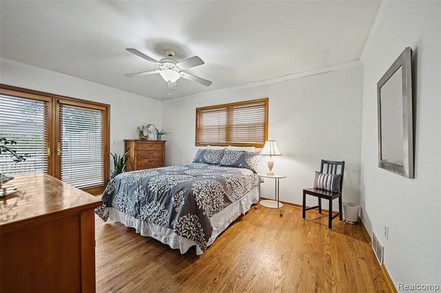 2710 Dorchester Road, Birmingham, MI 48009