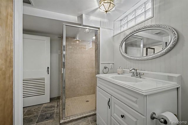 2710 Dorchester Road, Birmingham, MI 48009