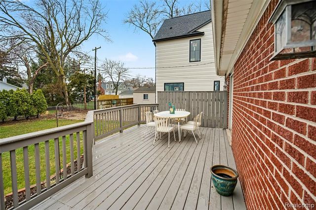 2710 Dorchester Road, Birmingham, MI 48009