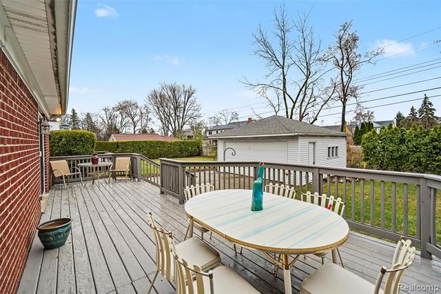 2710 Dorchester Road, Birmingham, MI 48009