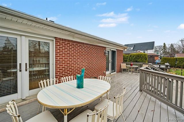 2710 Dorchester Road, Birmingham, MI 48009