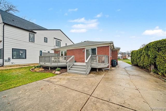 2710 Dorchester Road, Birmingham, MI 48009