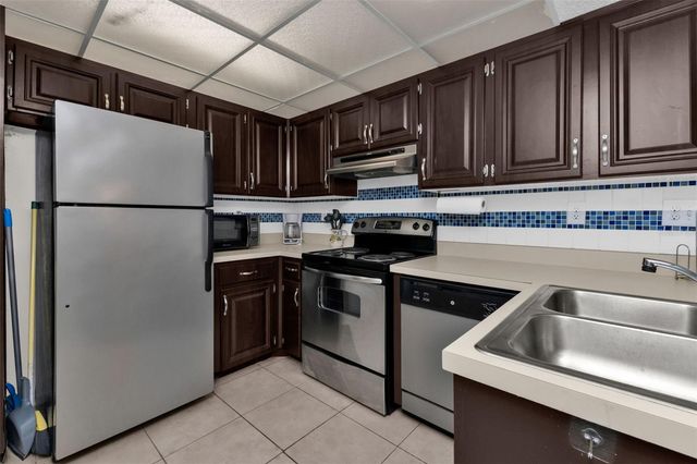 21405 OLEAN BOULEVARD 528, Port Charlotte, FL 33952