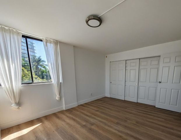 2715 Tigertail Avenue Apt 402, Miami, FL 33133