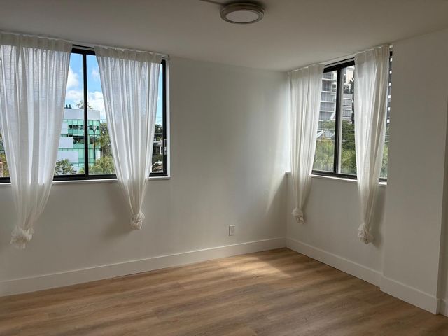 2715 Tigertail Avenue Apt 402, Miami, FL 33133